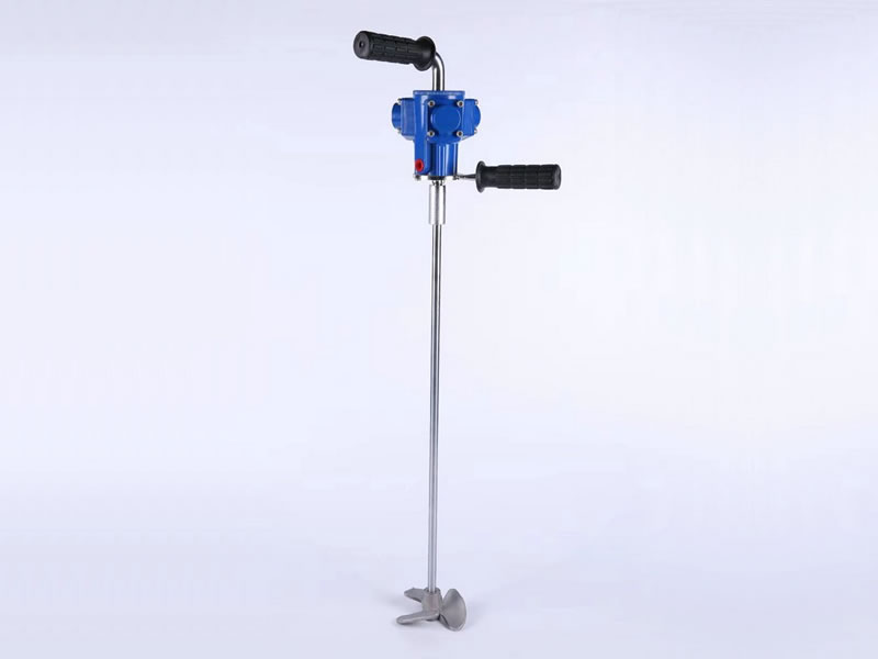 Portable pneumatic mixer