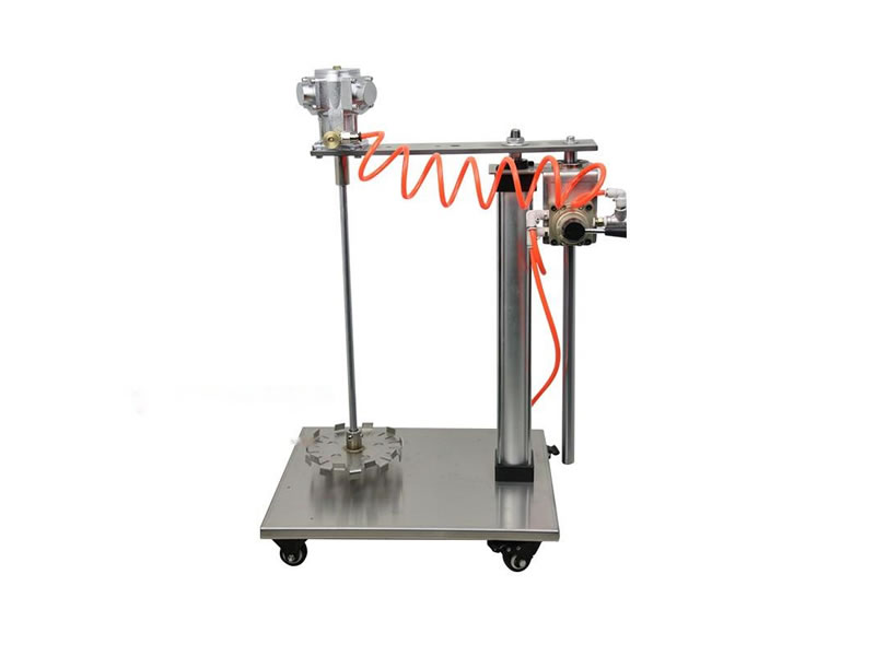 Mobile automatic lift pneumatic mixer